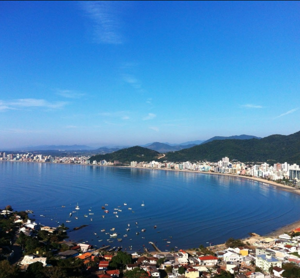 O passeio no Mirante do Encanto garante uma das vistas mais belas de Itapema